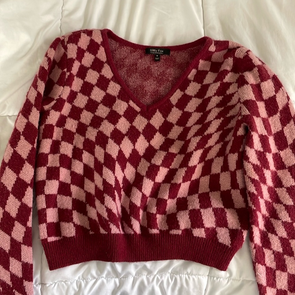 Medium checkered V neck sweater from Witty Fox